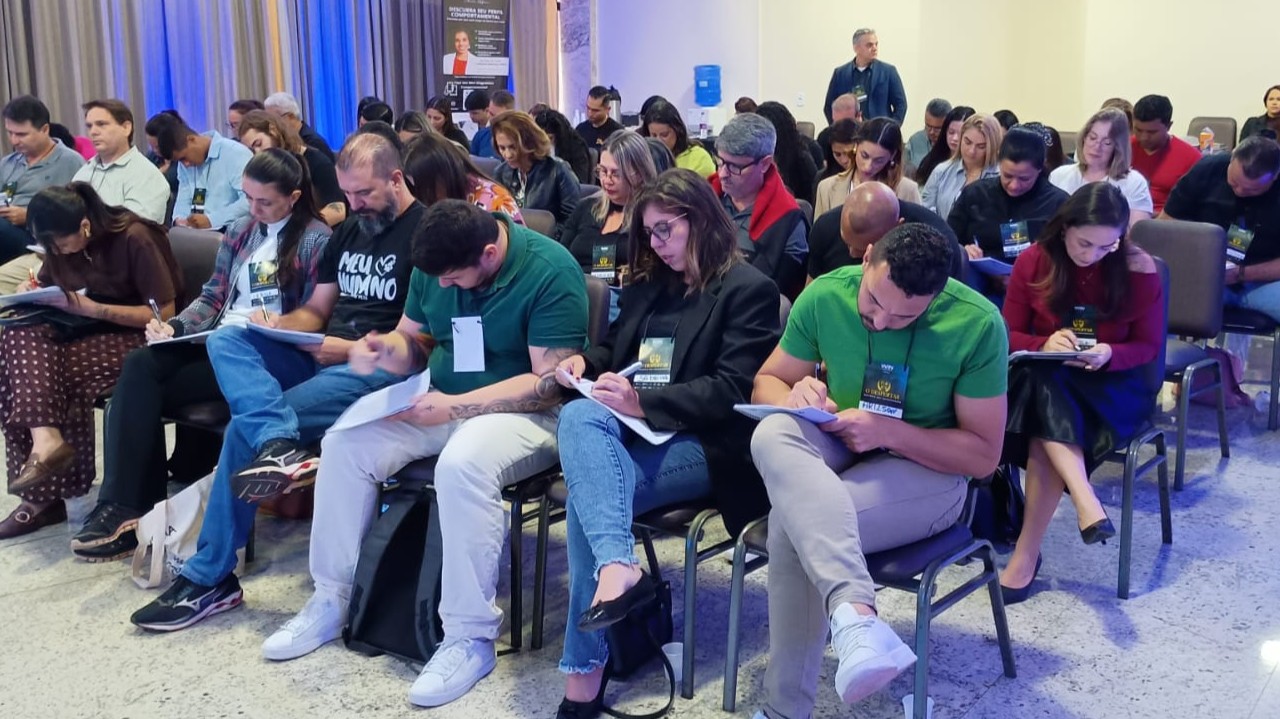 Turma reunida em um treinamento presencial do Instituto Win